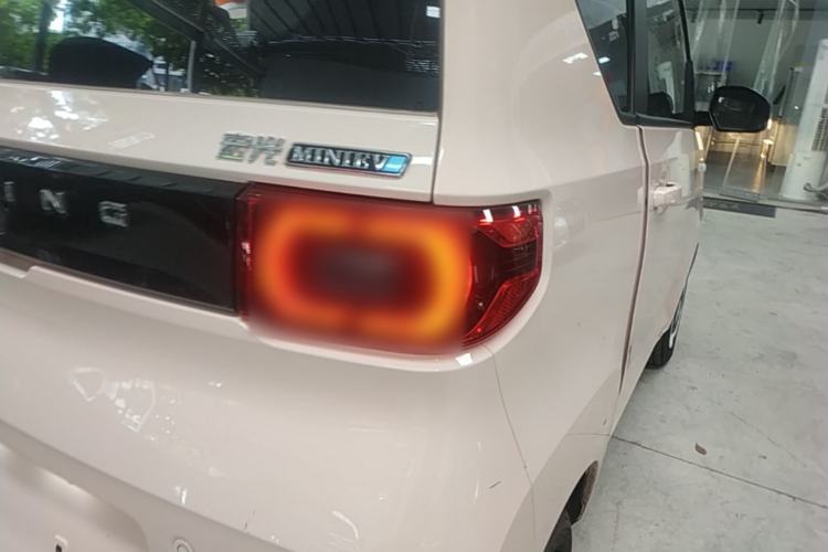 Used Wuling Hongguang MINIEV 2021 Macaron Premium Model – Lithium Iron Phosphate Right Rear Taillight