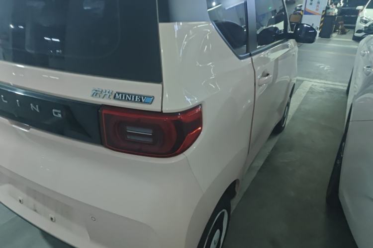 Used Wuling Hongguang MINIEV 2021 Macaron Premium Model – Lithium Iron Phosphate Right Rear Taillight