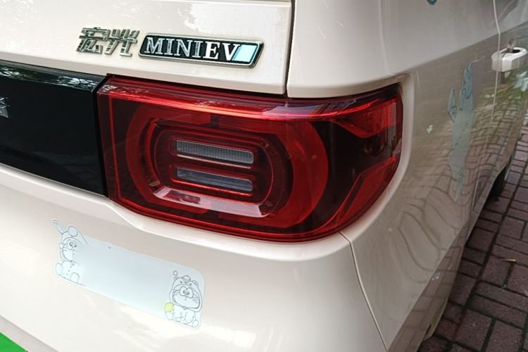 Used Wuling Hongguang MINIEV 2021 Macaron Fashion Model Lithium Iron Phosphate Right Rear Taillight