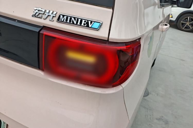 Used Wuling Hongguang MINIEV 2021 Macaron Premium Model – Lithium Iron Phosphate Right Rear Taillight