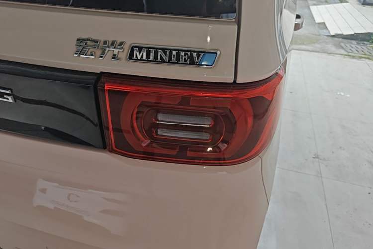 Used Wuling Hongguang MINIEV 2021 Macaron Premium Model – Lithium-NMC Right Rear Taillight