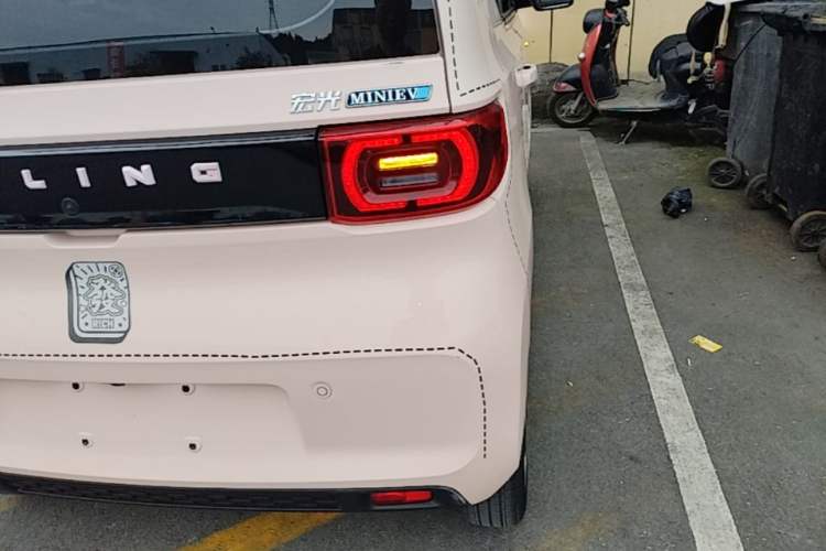 Used Wuling Hongguang MINIEV 2021 Macaron Fashion Model Lithium Iron Phosphate Right Rear Taillight