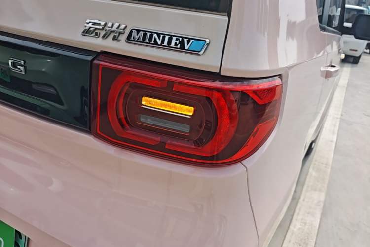 Used Wuling Hongguang MINIEV 2021 Macaron Fashion Model Lithium Iron Phosphate Right Rear Taillight