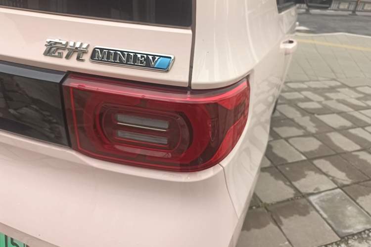 Used Wuling Hongguang MINIEV 2021 Macaron Premium Model – Lithium-NMC Right Rear Taillight