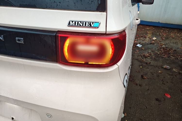 Used Wuling Hongguang MINIEV 2021 Macaron Premium Model – Lithium Iron Phosphate Right Rear Taillight