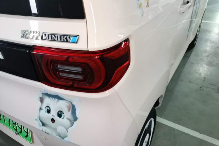 Used Wuling Hongguang MINIEV 2021 Macaron Premium Model – Lithium Iron Phosphate Right Rear Taillight