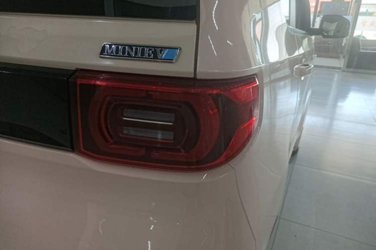 Used Wuling Hongguang MINIEV 2021 Macaron Fashion Model Lithium Iron Phosphate Right Rear Taillight