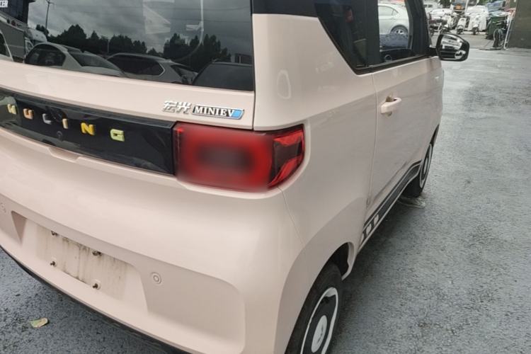 Used Wuling Hongguang MINIEV 2021 Macaron Fashion Edition Lithium-Ion Battery Right Rear Taillight