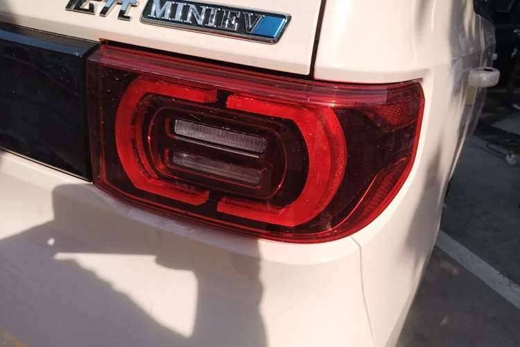 Used Wuling Hongguang MINIEV 2021 Macaron Fashion Model Lithium Iron Phosphate Right Rear Taillight