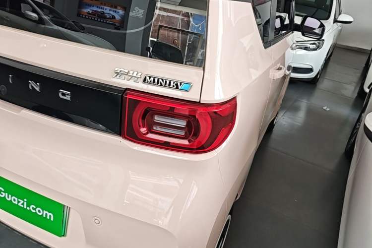 Used Wuling Hongguang MINIEV 2021 Macaron Fashion Model Lithium Iron Phosphate Right Rear Taillight