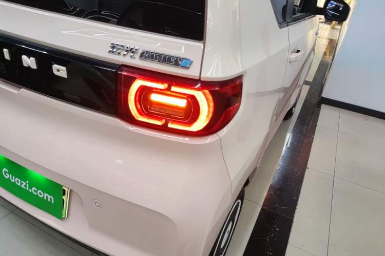 Used Wuling Hongguang MINIEV 2021 Macaron Premium Model – Lithium Iron Phosphate Right Rear Taillight
