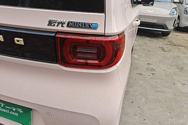 Used Wuling Hongguang MINIEV 2021 Macaron Premium Model – Lithium Iron Phosphate Right Rear Taillight