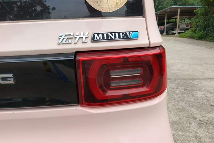 Used Wuling Hongguang MINIEV 2021 Macaron Premium Model – Lithium Iron Phosphate Right Rear Taillight