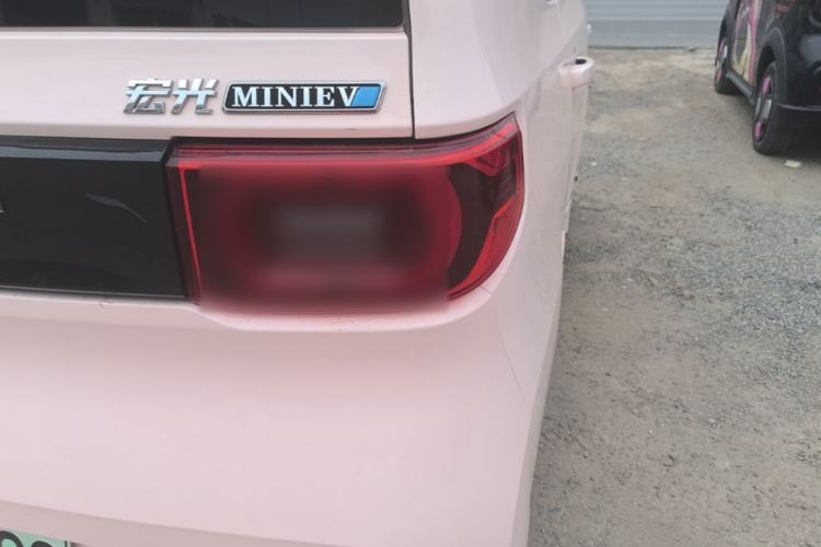 Used Wuling Hongguang MINIEV 2021 Macaron Sandwich Model 120 km Lithium Iron Phosphate Right Rear Taillight