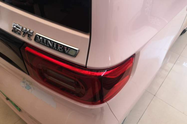 Used Wuling Hongguang MINIEV 2021 Macaron Premium Model – Lithium Iron Phosphate Right Rear Taillight