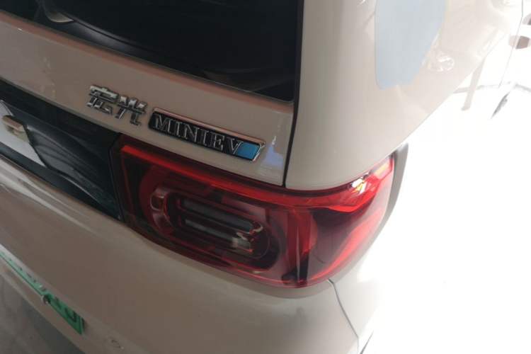 Used Wuling Hongguang MINIEV 2021 Macaron Premium Model – Lithium Iron Phosphate Right Rear Taillight