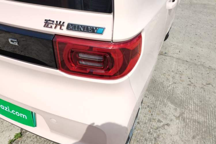 Used Wuling Hongguang MINIEV 2021 Macaron Premium Model – Lithium Iron Phosphate Right Rear Taillight