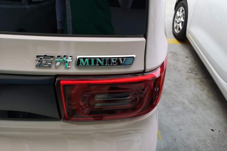 Used Wuling Hongguang MINIEV 2021 Macaron Premium Model – Lithium-NMC Right Rear Taillight