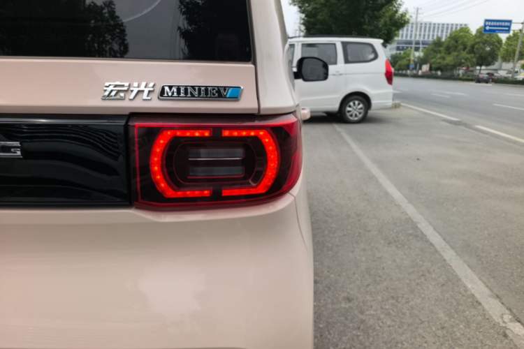 Used Wuling Hongguang MINIEV 2021 Macaron Premium Model – Lithium-NMC Right Rear Taillight