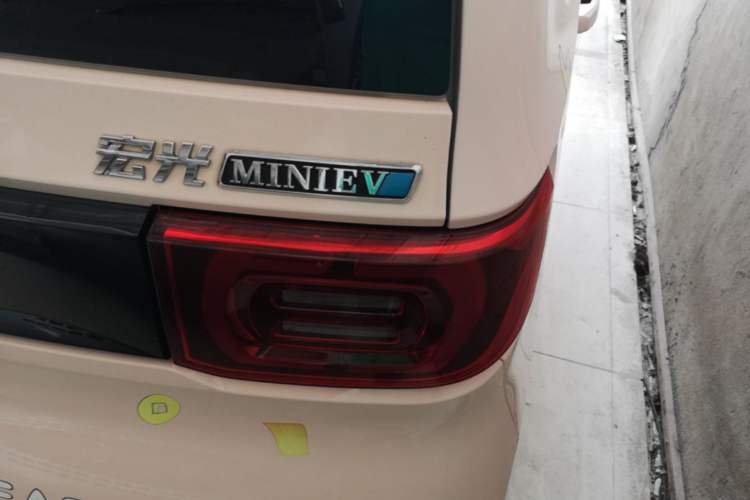 Used Wuling Hongguang MINIEV 2021 Macaron Fashion Model Lithium Iron Phosphate Right Rear Taillight