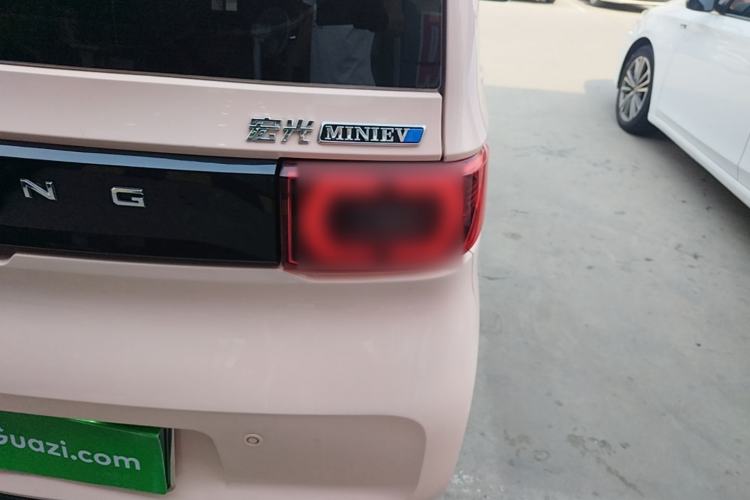 Used Wuling Hongguang MINIEV 2021 Macaron Fashion Edition Lithium-Ion Battery Right Rear Taillight