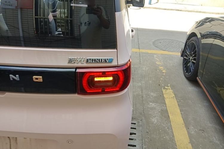 Used Wuling Hongguang MINIEV 2021 Macaron Premium Model – Lithium Iron Phosphate Right Rear Taillight
