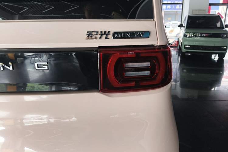Used Wuling Hongguang MINIEV 2021 Macaron Premium Model – Lithium Iron Phosphate Right Rear Taillight