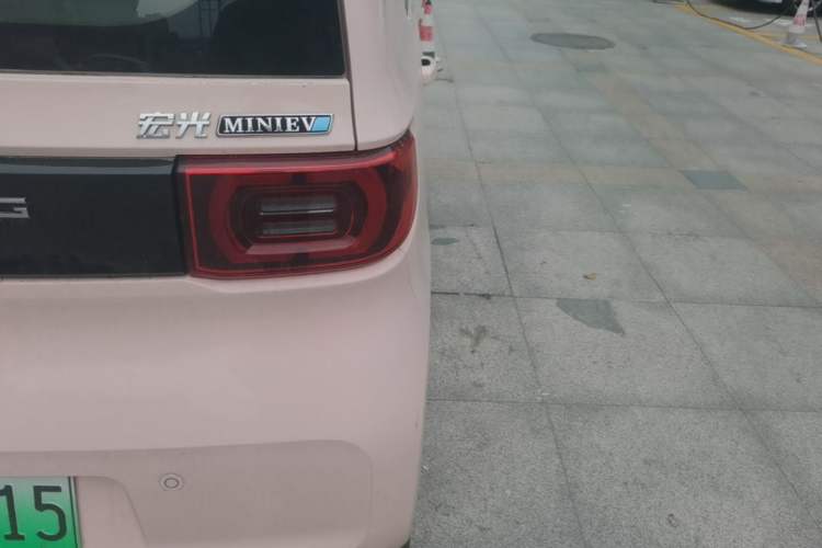 Used Wuling Hongguang MINIEV 2021 Macaron Premium Model – Lithium Iron Phosphate Right Rear Taillight