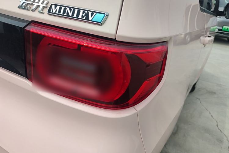 Used Wuling Hongguang MINIEV 2021 Macaron Fashion Edition Lithium-Ion Battery Right Rear Taillight