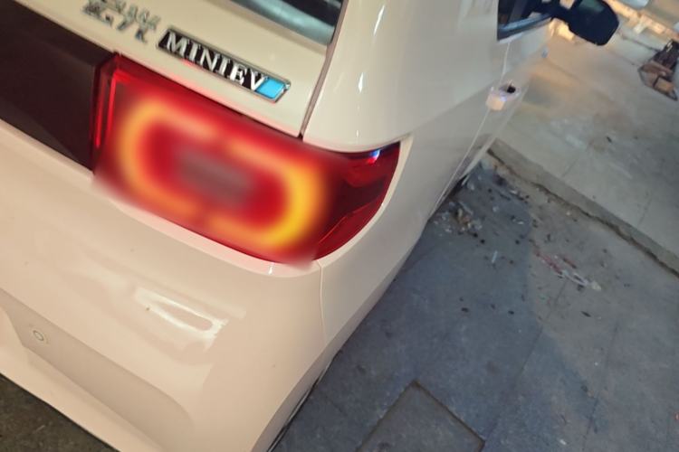 Used Wuling Hongguang MINIEV 2021 Macaron Premium Model – Lithium Iron Phosphate Right Rear Taillight