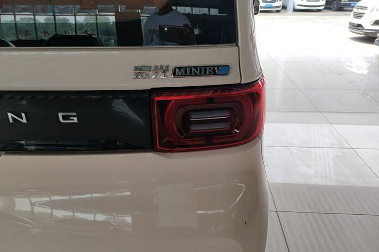 Used Wuling Hongguang MINIEV 2021 Macaron Fashion Model Lithium Iron Phosphate Right Rear Taillight