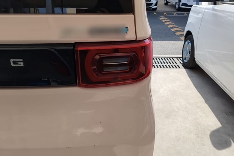 Used Wuling Hongguang MINIEV 2021 Macaron Premium Model – Lithium Iron Phosphate Right Rear Taillight
