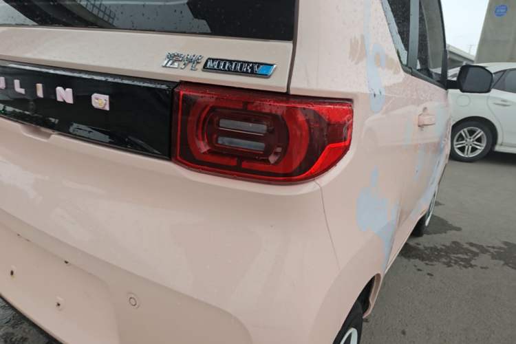 Used Wuling Hongguang MINIEV 2021 Macaron Premium Model – Lithium Iron Phosphate Right Rear Taillight