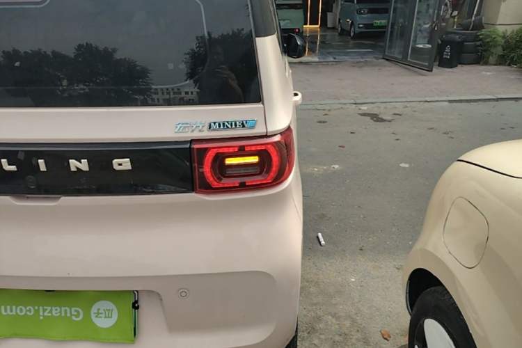 Used Wuling Hongguang MINIEV 2021 Macaron Premium Model – Lithium-NMC Right Rear Taillight