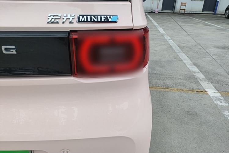 Used Wuling Hongguang MINIEV 2021 Macaron Premium Model – Lithium Iron Phosphate Right Rear Taillight