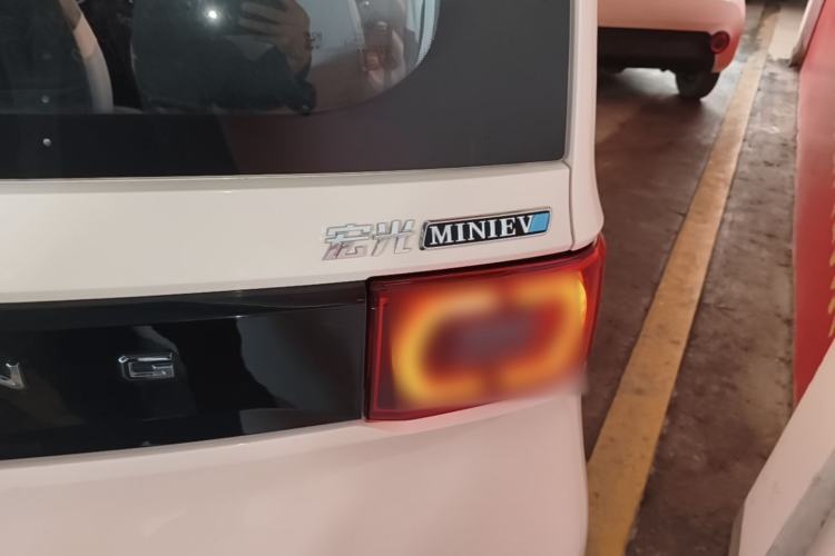 Used Wuling Hongguang MINIEV 2021 Macaron Fashion Edition Lithium-Ion Battery Right Rear Taillight