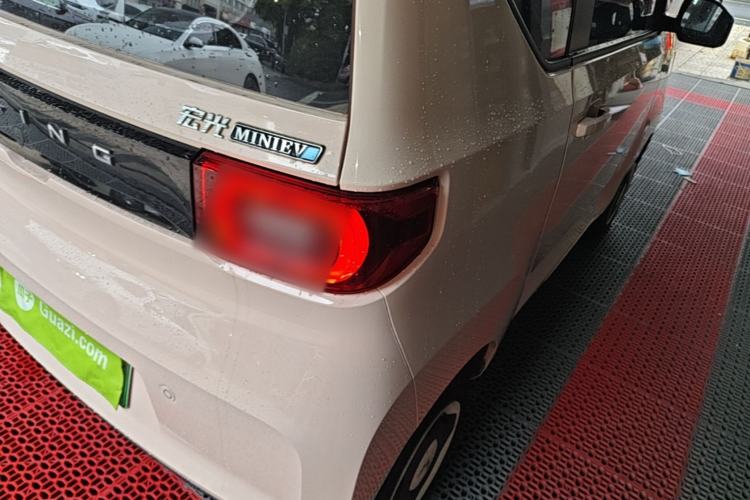 Used Wuling Hongguang MINIEV 2021 Macaron Premium Model – Lithium Iron Phosphate Right Rear Taillight