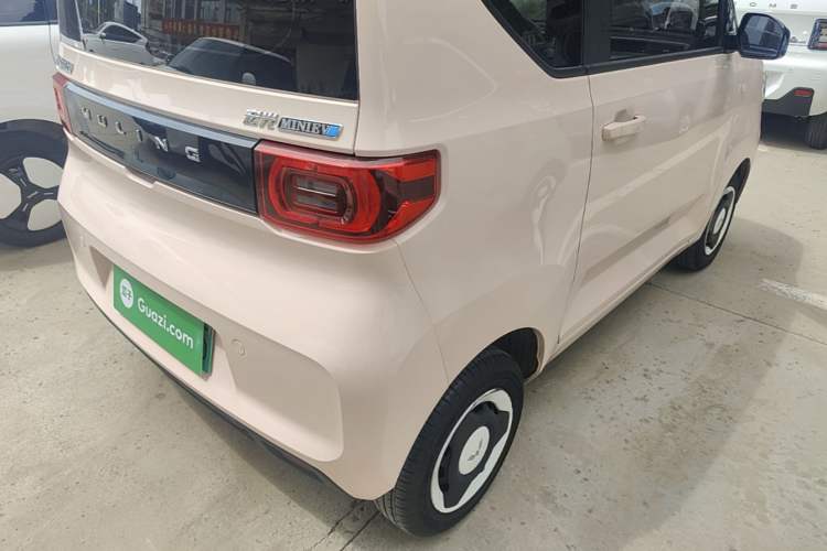 Used Wuling Hongguang MINIEV 2021 Macaron Premium Model – Lithium Iron Phosphate Right Rear Taillight