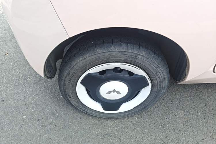 Used Wuling Hongguang MINIEV 2021 Macaron Premium Model – Lithium Iron Phosphate Right Rear Wheel Hub
