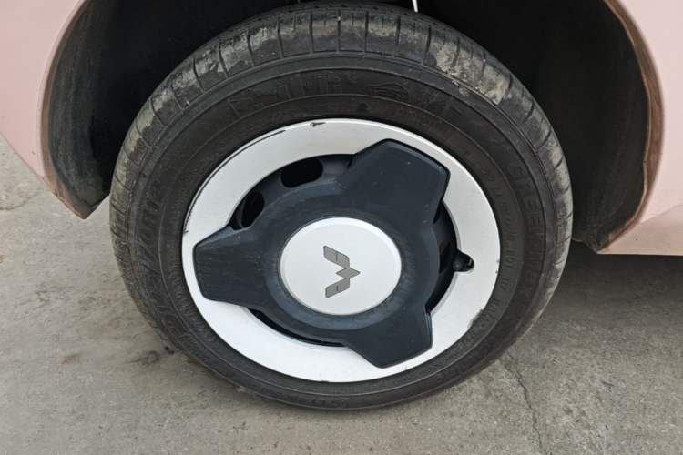 Used Wuling Hongguang MINIEV 2021 Macaron Premium Model – Lithium Iron Phosphate Right Rear Wheel Hub