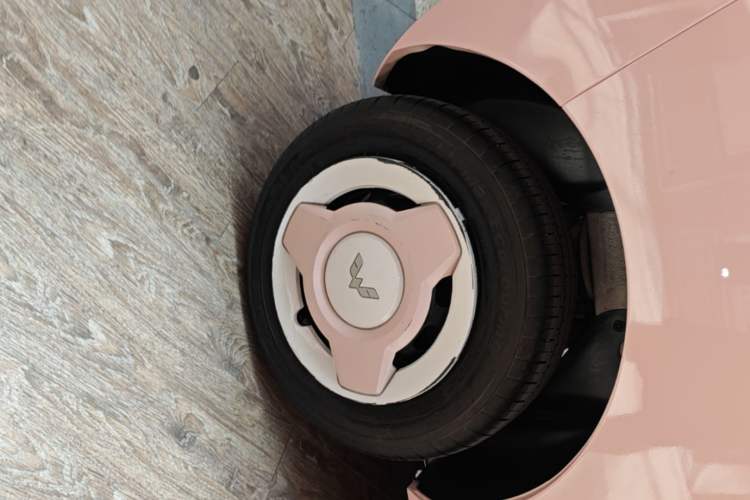 Used Wuling Hongguang MINIEV 2021 Macaron Premium Model – Lithium Iron Phosphate Right Rear Wheel Hub