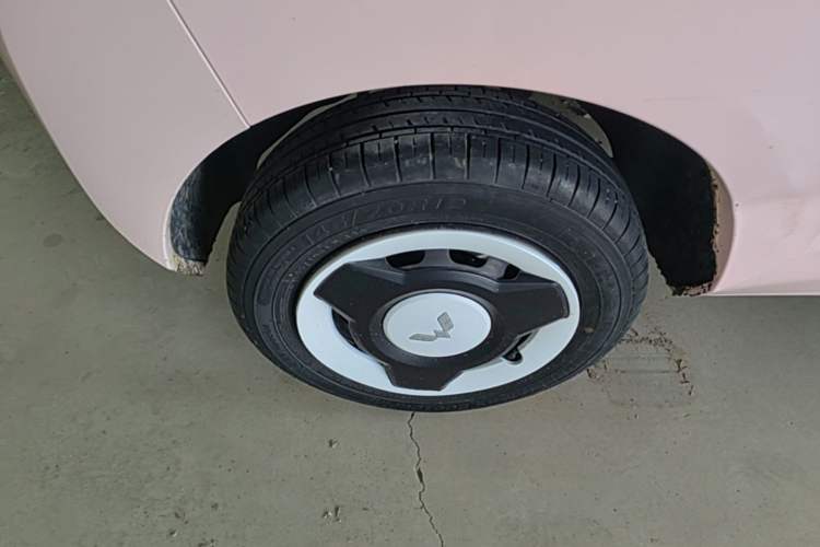 Used Wuling Hongguang MINIEV 2021 Macaron Premium Model – Lithium Iron Phosphate Right Rear Wheel Hub