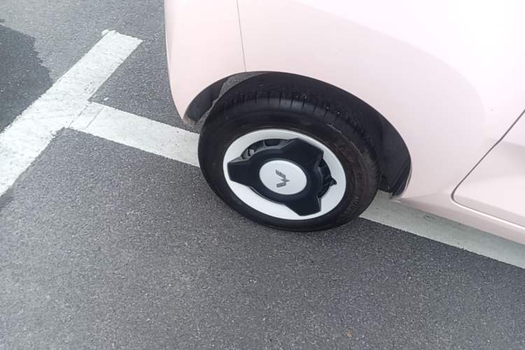 Used Wuling Hongguang MINIEV 2021 Macaron Premium Model – Lithium Iron Phosphate Right Rear Wheel Hub