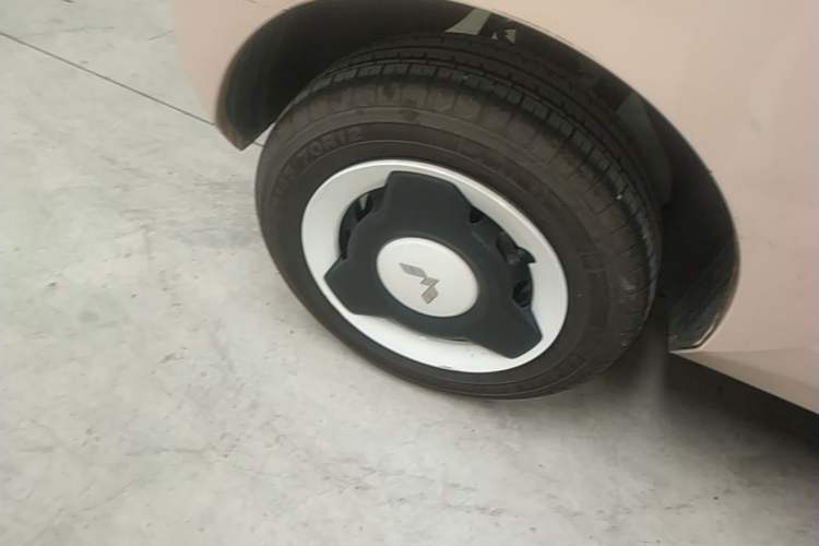 Used Wuling Hongguang MINIEV 2021 Macaron Premium Model – Lithium Iron Phosphate Right Rear Wheel Hub