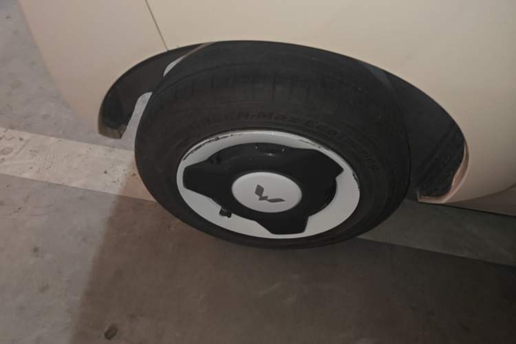 Used Wuling Hongguang MINIEV 2021 Macaron Premium Model – Lithium Iron Phosphate Right Rear Wheel Hub