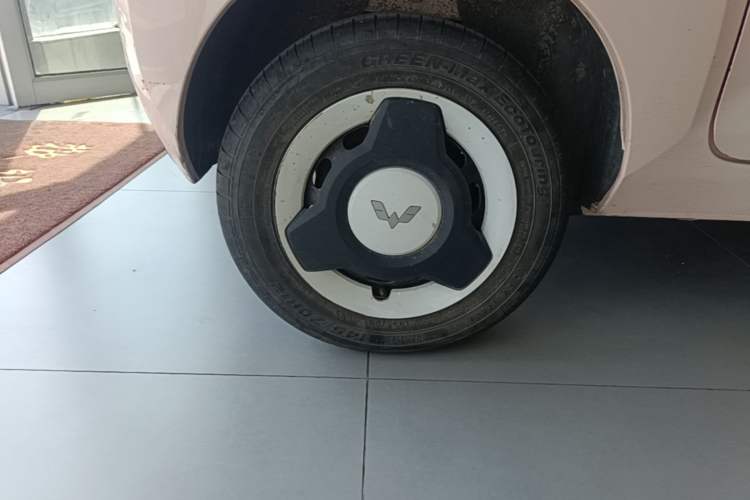 Used Wuling Hongguang MINIEV 2021 Macaron Premium Model – Lithium Iron Phosphate Right Rear Wheel Hub