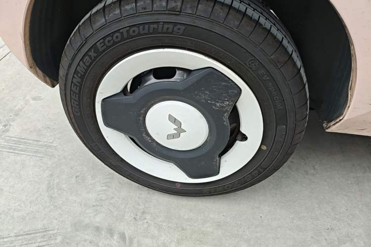 Used Wuling Hongguang MINIEV 2021 Macaron Premium Model – Lithium Iron Phosphate Right Rear Wheel Hub