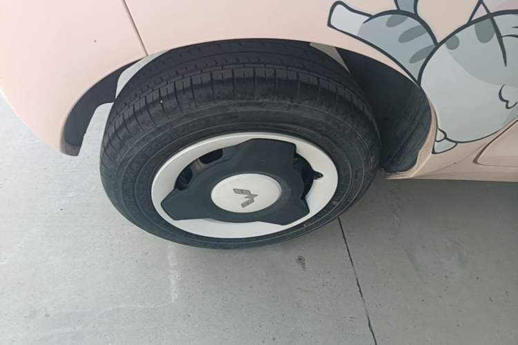 Used Wuling Hongguang MINIEV 2021 Macaron Sandwich Model 170 km Lithium Iron Phosphate Right Rear Wheel Hub