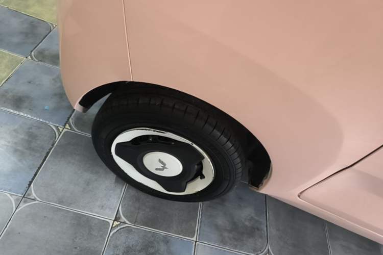 Used Wuling Hongguang MINIEV 2021 Macaron Premium Model – Lithium-NMC Right Rear Wheel Hub