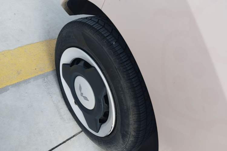 Used Wuling Hongguang MINIEV 2021 Macaron Premium Model – Lithium Iron Phosphate Right Rear Wheel Hub